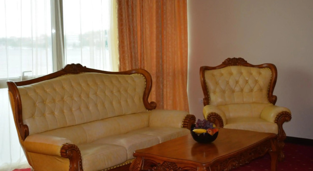 Hotel Esplanada, Rezervovat Hotel Hotely v Danube Delta s parkováním, Parkování