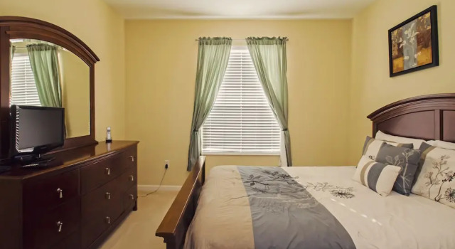 Номер Standard 3BD 2BA Condo Sleeps 8 Gold RVC30683 Bedroom RHOF