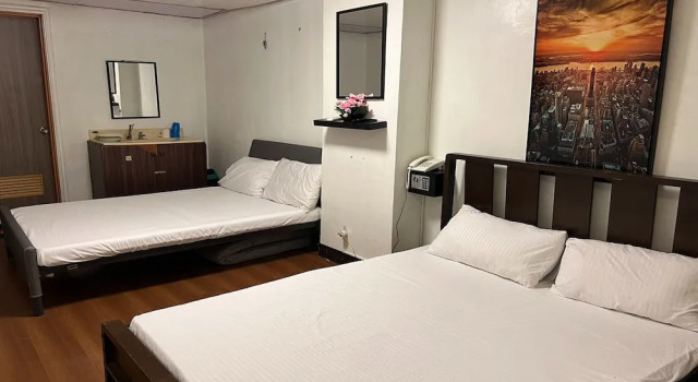 Семейный номер Standard Remedios Hotel Manila City Center