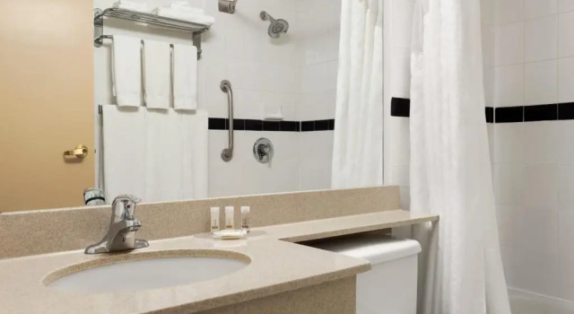 Двухместный номер Deluxe Days Inn & Suites by Wyndham Moncton