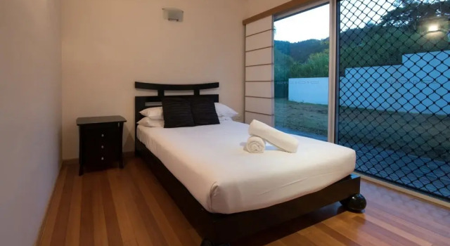 180 views king suite NB Pets must be okd by host B4 booking as T&Cs Apply CALL Bella Vista on Nara, Забронировать Отель Отели Эрли-Бич 3 звезды, рядом с Рынок пляжа Эйрли, 3*