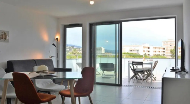 Appartement Le Lavandou, 3 pièces, 6 personnes - FR-1-251-331