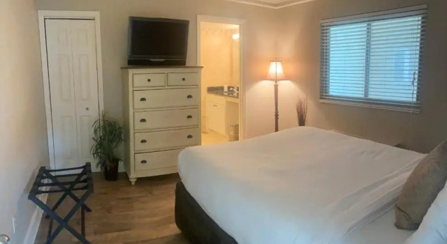 River Place Condos 101 2BD, Забронировать Отель Отели Пиджен-Фордж с парковкой, рядом с Парк "Патриот", Парковка