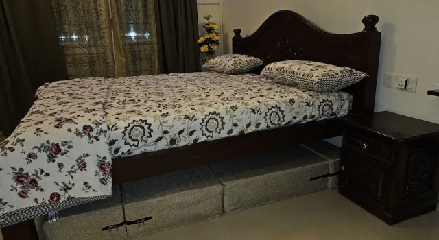 Casa De Abhishek - Breezy 2 BHK