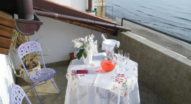 Двухместный номер Standard с балконом и с видом на море B&B Da Giueli Rooms On The Seafront