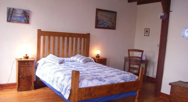 Chambres d'hotes Les Collinauds, Rezerwuj Hotel Hotele w Charente-Maritime z basenem, Basen