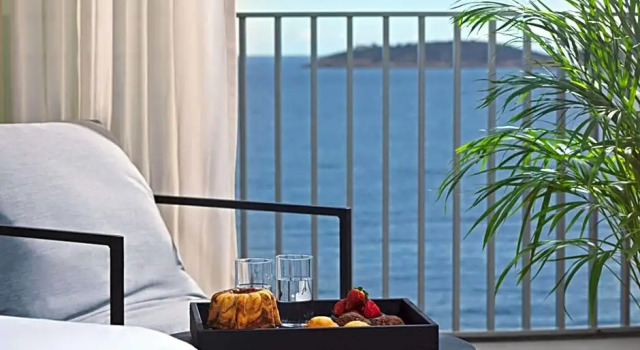 Номер Superior с балконом и с видом на море NIKO Seaside Resort MGallery