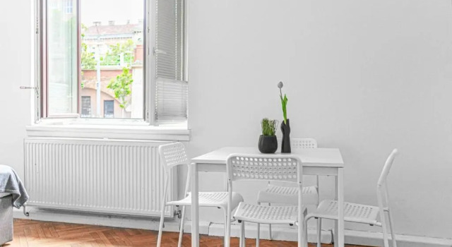 Classy 2BR Apt. w/ Exclusive Location near AKH, Rezerwuj Hotel Hotele w Wiedeń z parkingiem, Parking