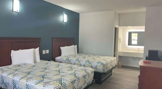Четырёхместный номер Deluxe motel 6
