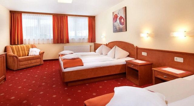Семейный номер Standard с видом на горы Hotel Kerschbaumer