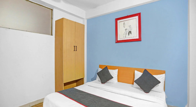 OYO Townhouse 433 JPS, Забронировать Дом для отпуска Отели Нью-Дели с парковкой, Парковка