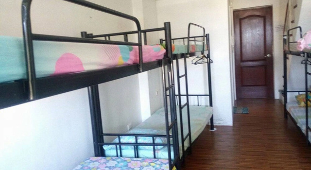 Anika's Stay Over - Hostel, Забронировать Хостел Манила 