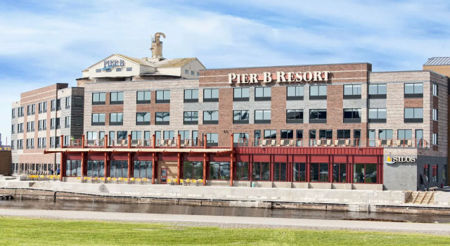 Pier B Resort, Varaa Lomakeskus Hotellit Minnesota pysäköinnillä, Pysäköinti