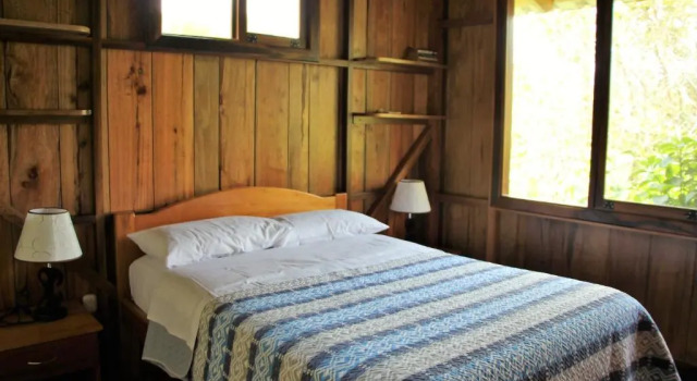 Bird Lovers House, Book Hotel Hotels in Mindo with Parking, Parking