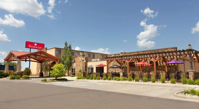 Четырёхместный номер Standard Ramada by Wyndham Fargo