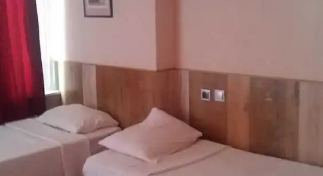 Номер Standard Paris Otel