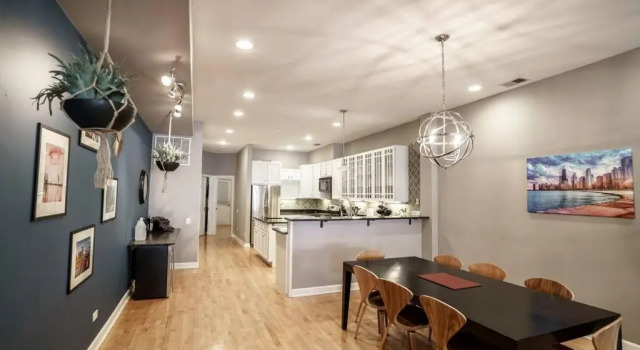Апартаменты River North 3BR/2BA: HUGE, Parking, Center Chicago