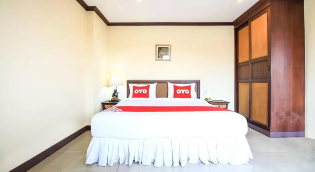 Люкс OYO 383 White inn hotel