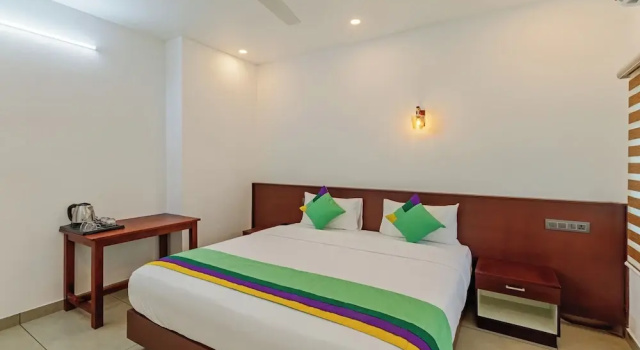 Двухместный номер Premium Treebo Amigos Residency - 500M From Cochin Airport