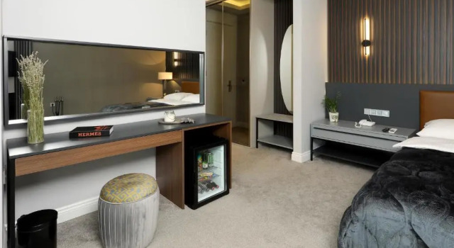 O podwyższonym standardzie dwuosobowy pokój Didi Hotel