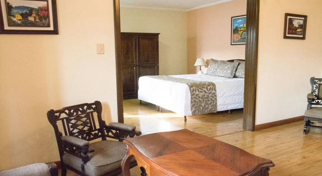 Полулюкс Hotel Pensión Bonifaz