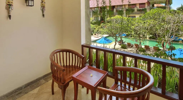 Двухместный номер Deluxe с видом на бассейн The Grand Bali Nusa Dua