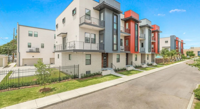 Magnificent 4 Bedroom Townhouse near Lafitte Greenway