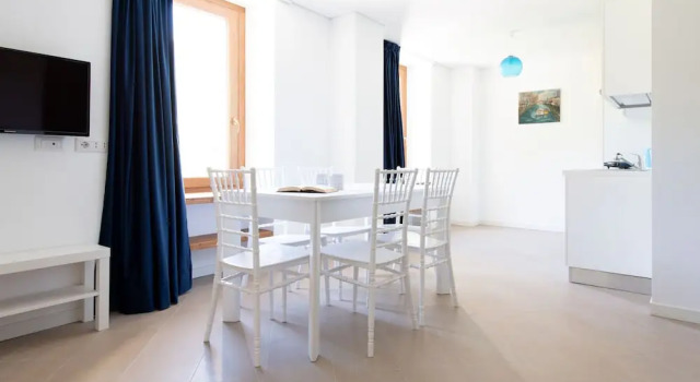 Вилла Grand Villa Tola - Giallo