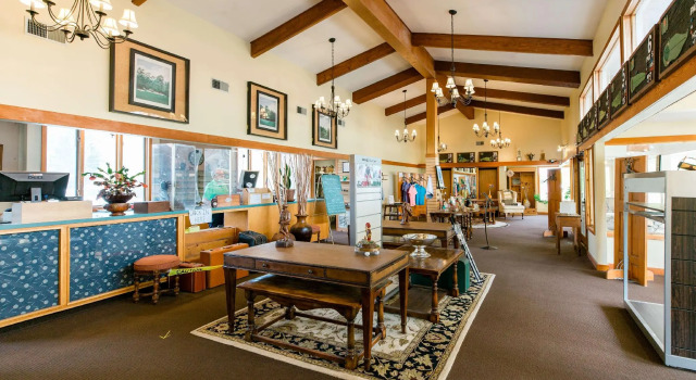 Waynesville Inn and Golf Club, Tapestry Collection by Hilton, Забронировать Отель Уэйнсвилл Аппалачи, рядом с Balsam Spa