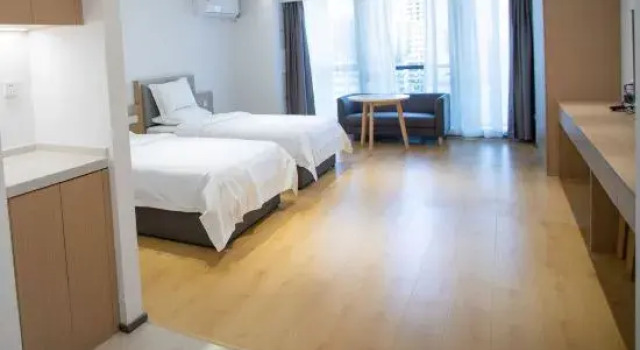 Anlu Boutique Apartment (Qingdao Huangdao Jingdongfang Internet Mart Store)