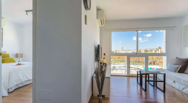 LU&CIA Málaga Skyline, Забронировать Отель Малага - центр Малага, рядом с Епископский дворец