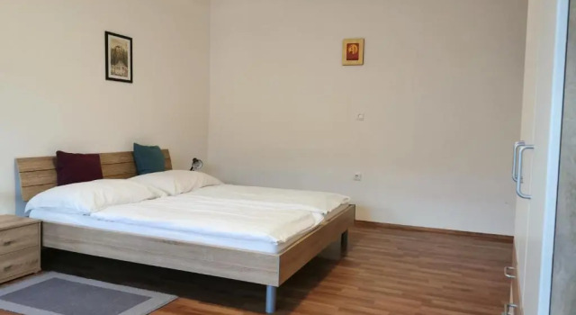 Hotel Goldene Krone, Book Hotel  