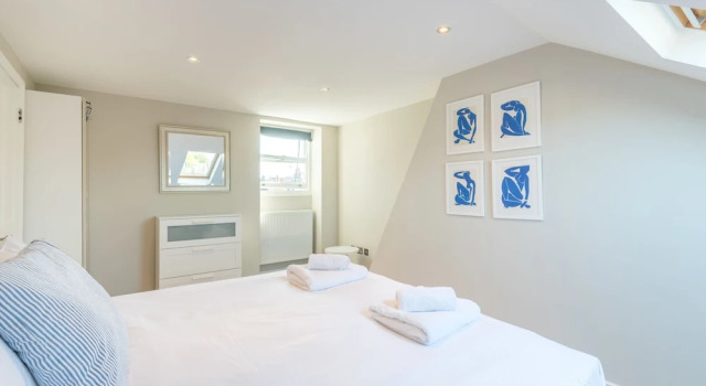 Lavish Nordic Styled Fulham Home by the Thames, Забронировать Отель Отели Лондона 4 звезды, рядом с Больница Чаринг-Кросс, 4*