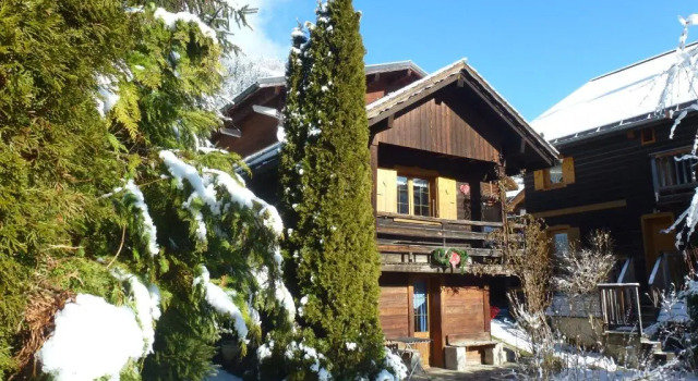 Шале "CHALET LES ARAVIS" chalet et Appartements
