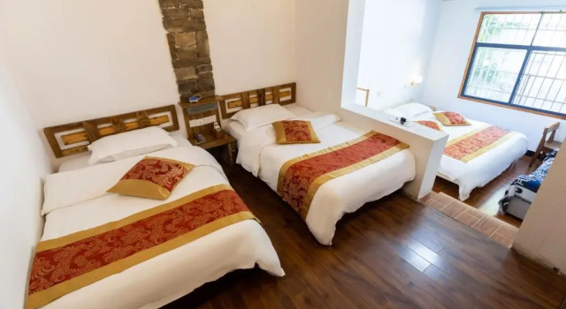 Четырёхместный семейный номер Destination Youth Hostel-Walk 5 minutes to east entrance of national park,Coffee,Book tickets,Laundry service,Experienced tour guide service