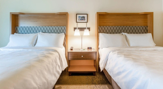 Четырёхместный номер Standard Holiday Inn & Suites Cedar Falls-Waterloo Event Ctr by IHG