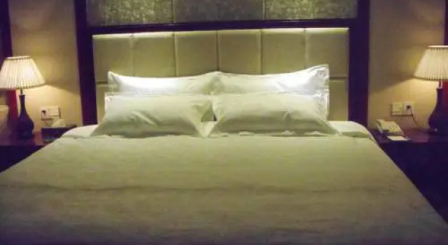 Ming Ren Hotel, Book Hotel Hotels in Liuzhou with Parking, Parking