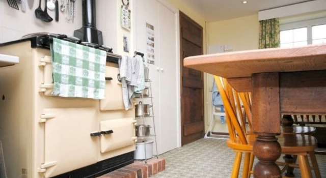 Aura Favoni, West Wittering 30323, Book Hotel Chichester Harbour West Sussex