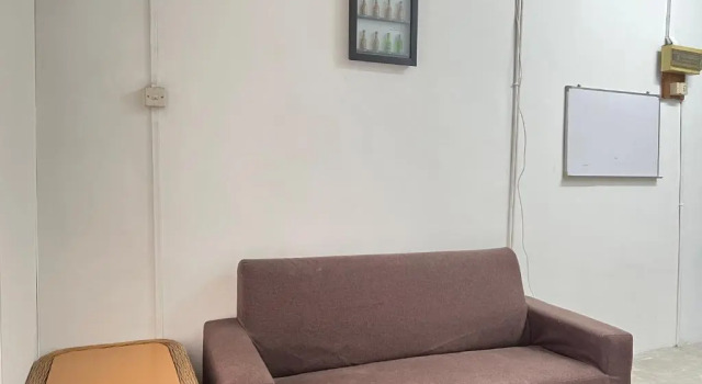 Jiaxin Dormitory - Puteri Wangsa 家馨旅舍, Prenota Hotel Ulu Tiram Johor
