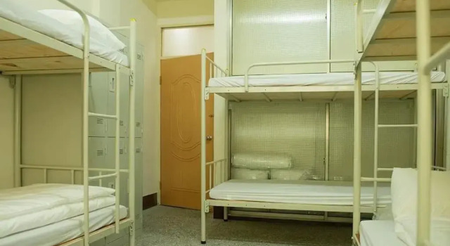 Кровать в общем номере (женский номер) Tara 塔拉Guest House
