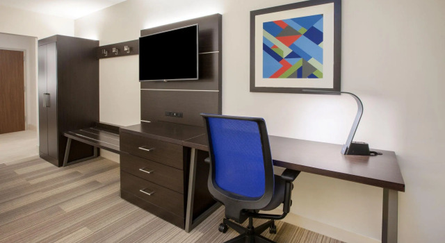 Номер Standard Holiday Inn Express & Suites - Lake Forest by IHG