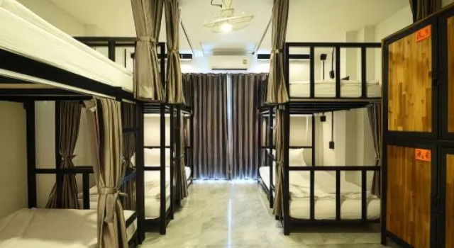 Кровать в общем номере (женский номер) KOKO Party Hostel 18-40