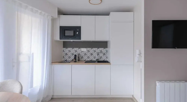 Апартаменты Luxurious Apartment With Parking Place Morny