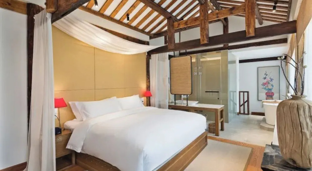 Двухместный люкс Executive Мансарда с балконом Ancient Charm Inn Chengdu Chunxi Road