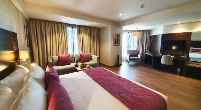 Полулюкс Nour Plazza Hotel