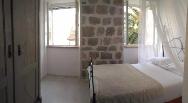 Stone House Petra, Book Hotel Hoteller i Kotor Riviera med parkering, Parkering