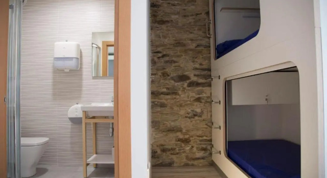 Кровать в общем номере Hostel Cross