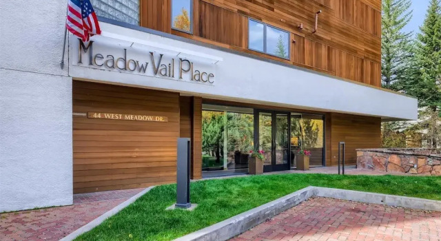 1-44 W Meadow Dr. 7 Meadow Vail Place, Забронировать Апартаменты/квартира Отели Вейл с парковкой, Парковка