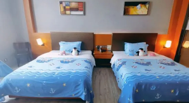 Семейный тент Xibian Hotel (Tai Shan Na Qin Peninsula Scenic Area Weijiaowan Branch)