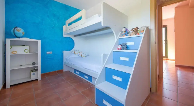Modern House For Families (R77)